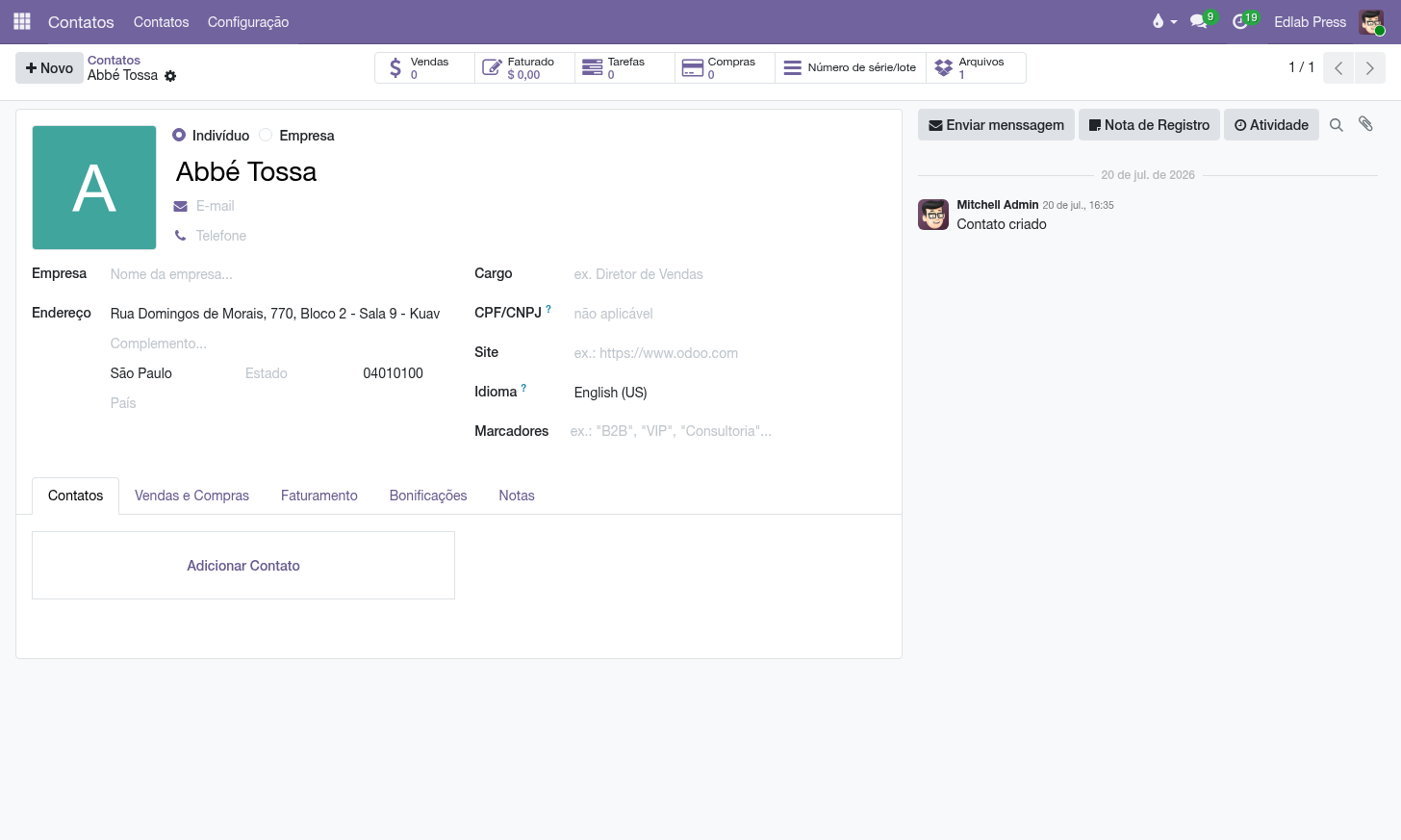 Ficha de um contato com o botão inteligente do Dropbox mostrando a contagem de arquivos vinculados.